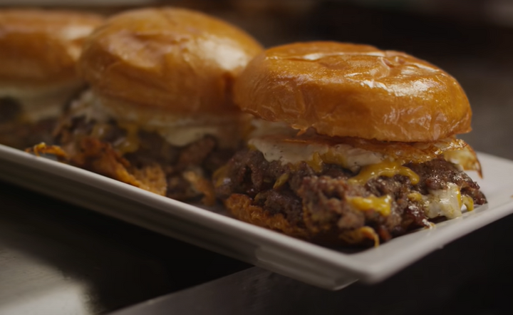 B & G Breakfast Smash Bruger